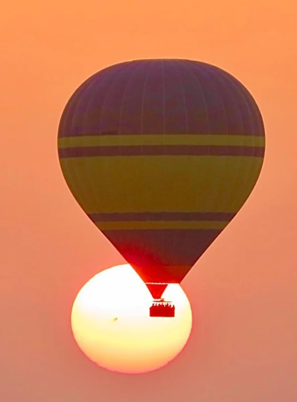 Sunrise balloon in desert safari